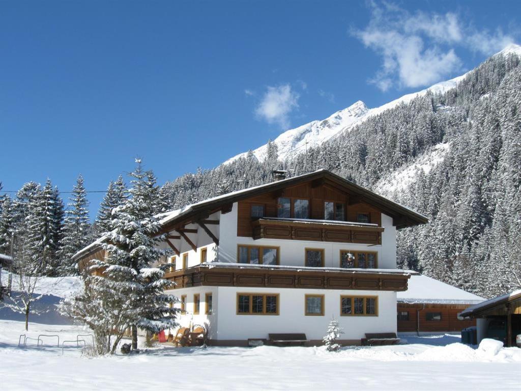 Haus Laerchenhof Vila Holzgau Exterior foto